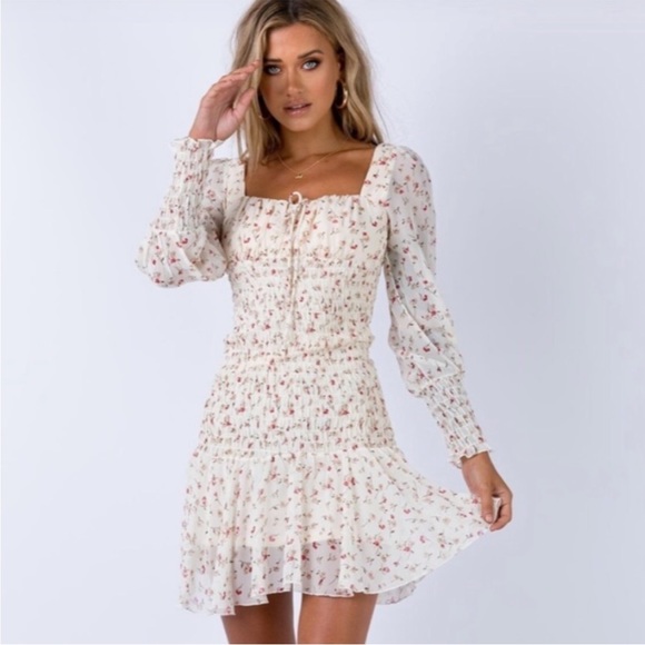 Princess Polly Dresses & Skirts - Princess Polly Seager Smocked Long Sleeve Floral Dress